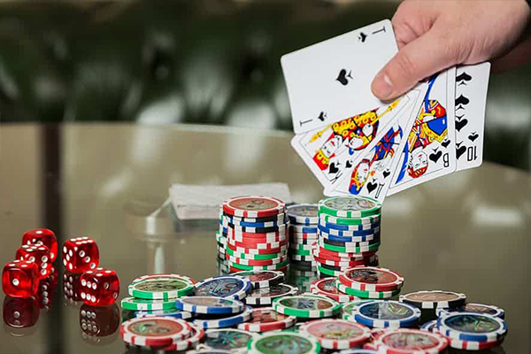 chơi poker online tiền thật